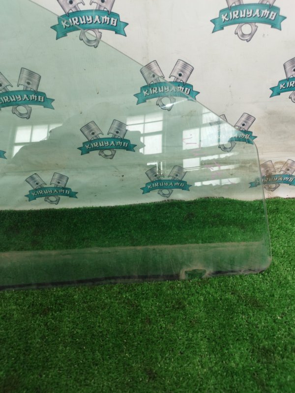 Стекло двери Лада Гранта 2012 седан