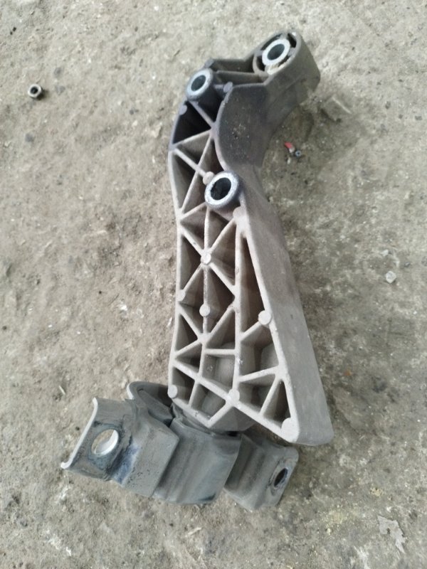 Кронштейн коробки передач Лада Гранта 2012 седан