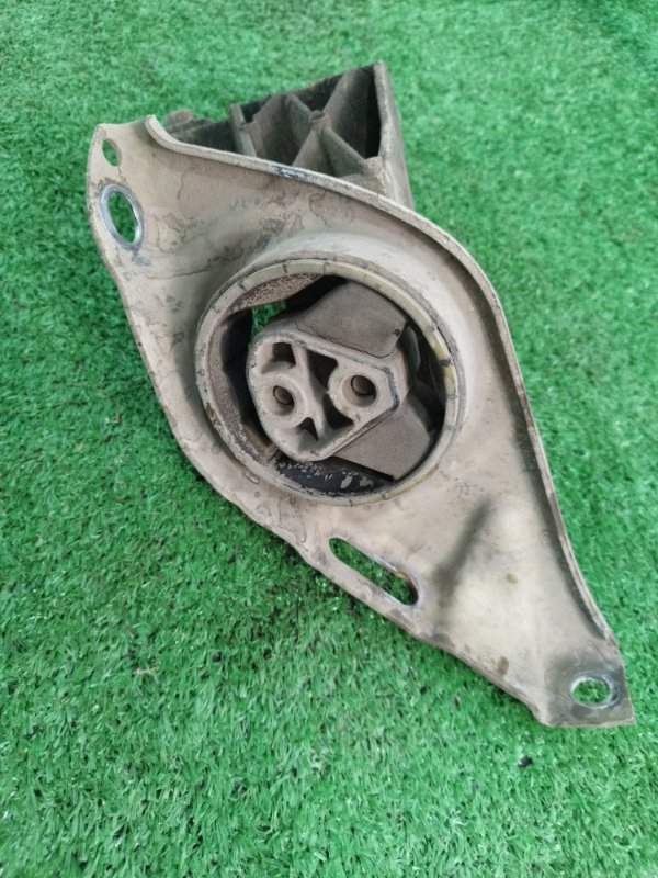 Кронштейн коробки передач Лада Гранта 2012 седан