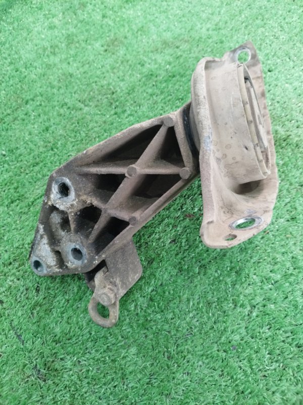 Кронштейн коробки передач Лада Гранта 2012 седан