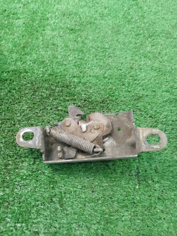 Замок капота Лада Гранта 2012 седан