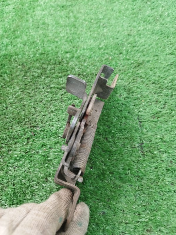 Замок капота Лада Гранта 2012 седан