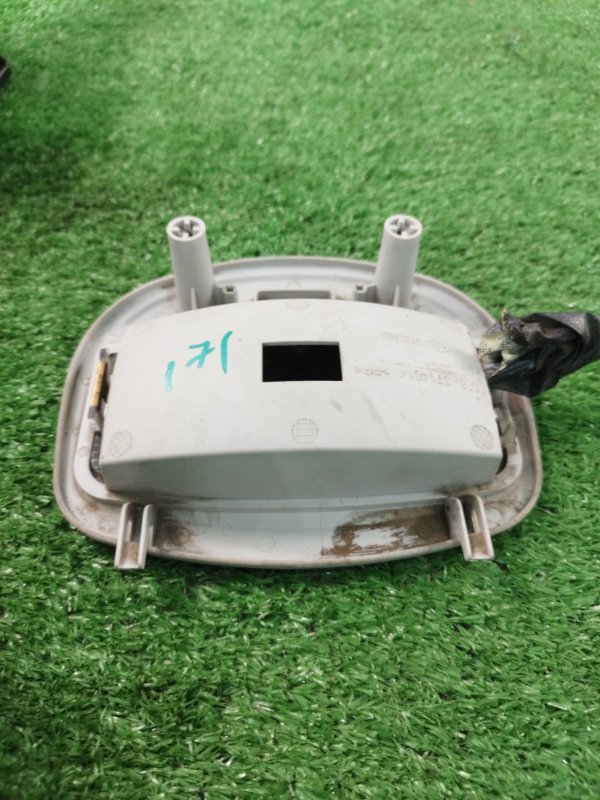 Плафон освещения салона Лада Гранта 2012 седан