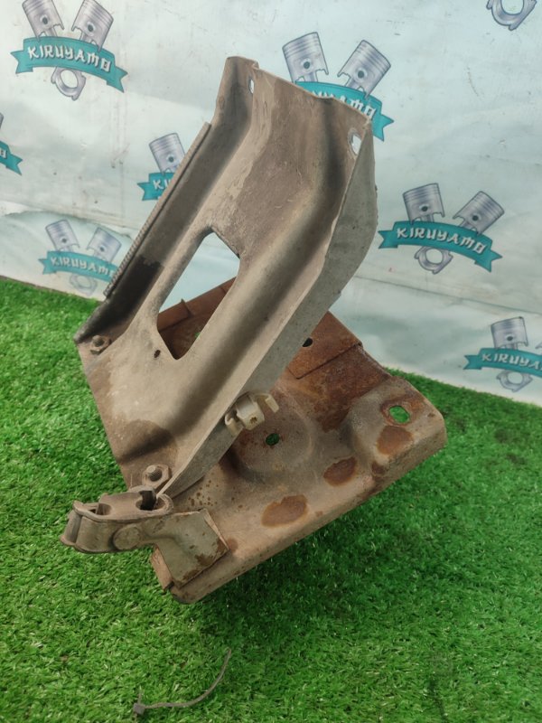 Крепление аккумулятора Лада Гранта 2012 седан