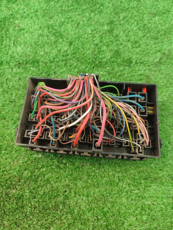 Блок предохранителей Лада Гранта 2012 седан