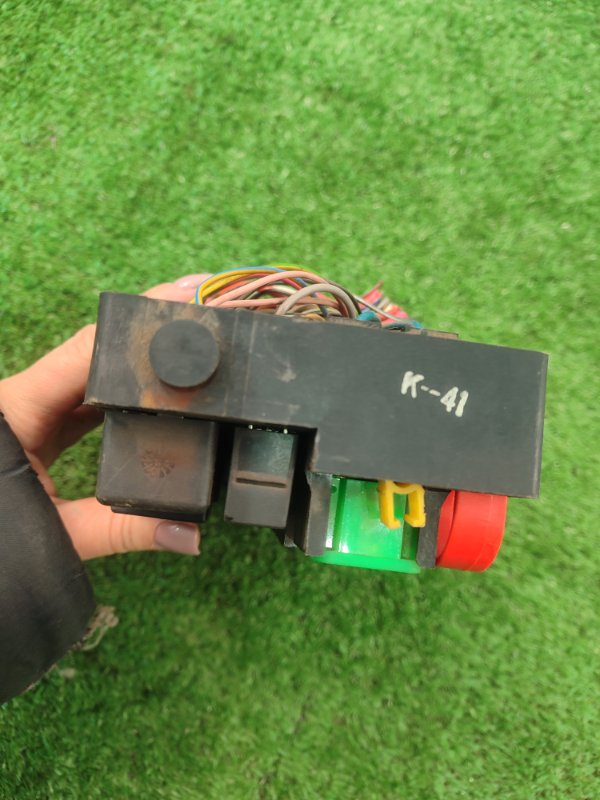 Блок предохранителей Лада Гранта 2012 седан