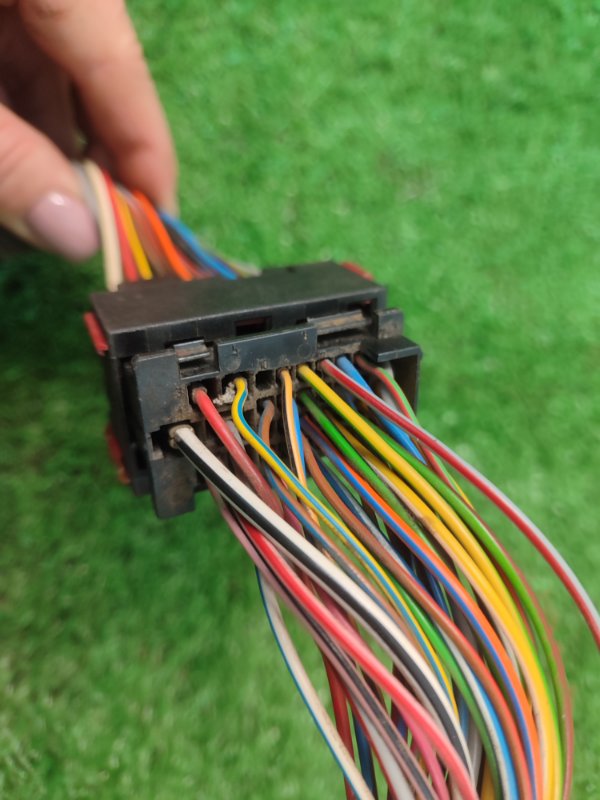 Фишка разъем Лада Гранта 2012 седан