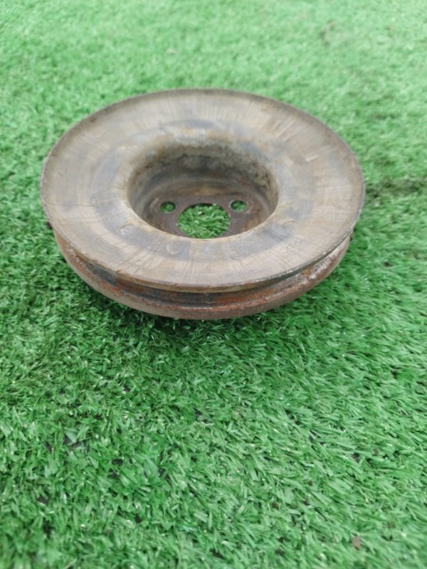 Шкив водяного насоса. лада 21102 2002