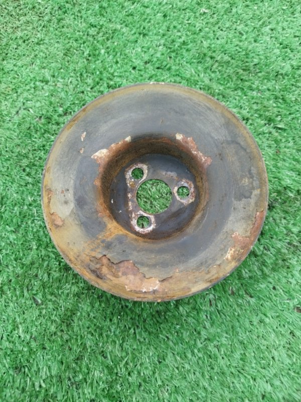 Шкив водяного насоса. лада 21102 2002