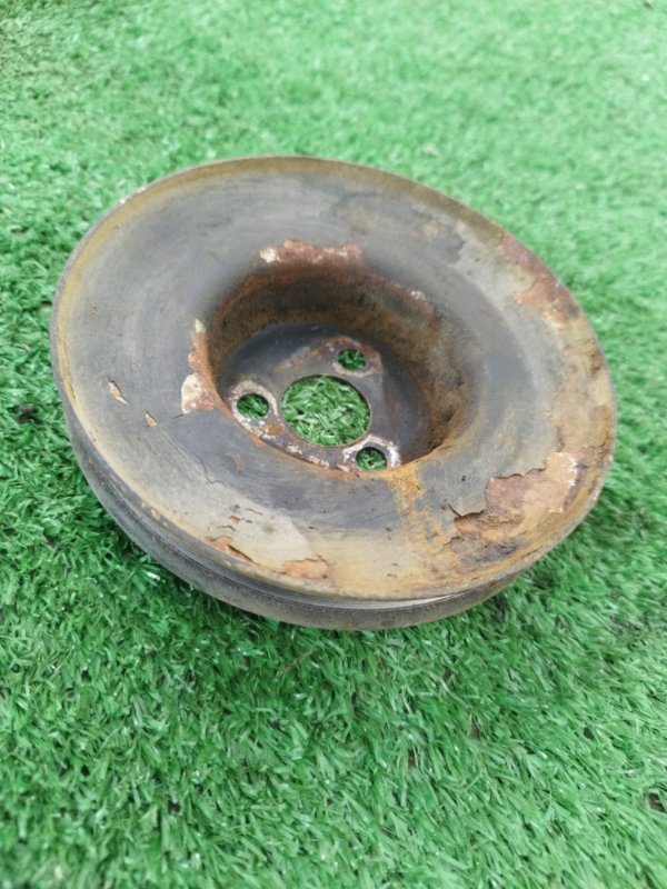 Шкив водяного насоса. лада 21102 2002