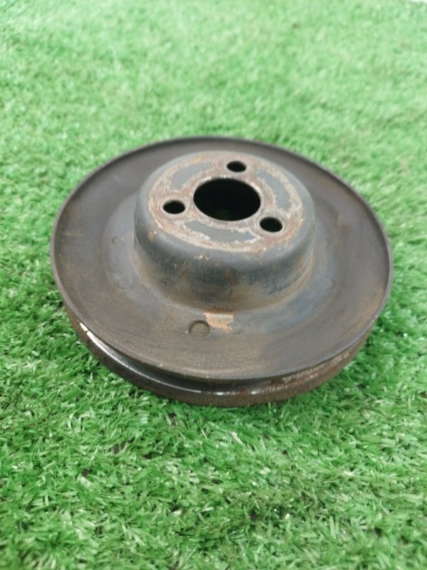 Шкив водяного насоса. лада 21102 2002