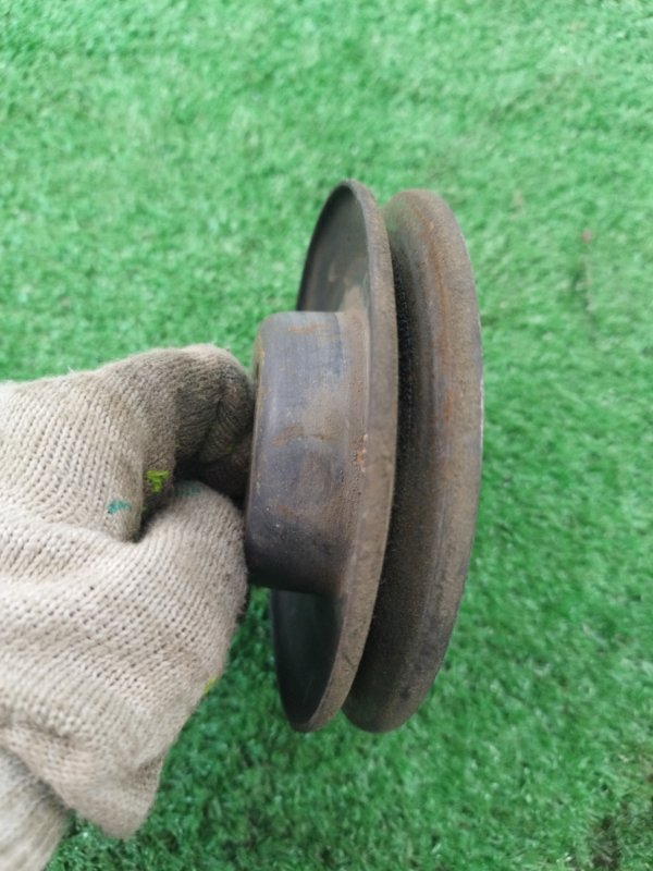 Шкив водяного насоса. лада 21102 2002