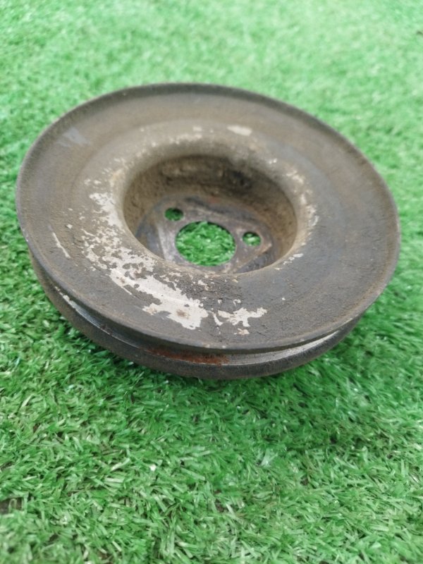 Шкив водяного насоса. лада 21102 2002