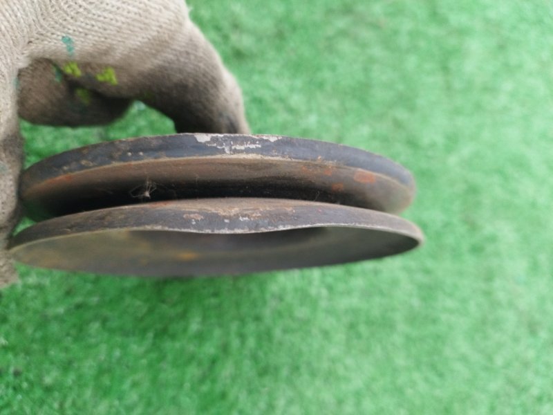 Шкив водяного насоса. лада 21102 2002