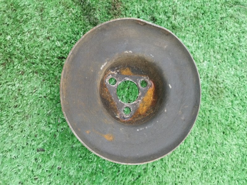 Шкив водяного насоса. лада 21102 2002