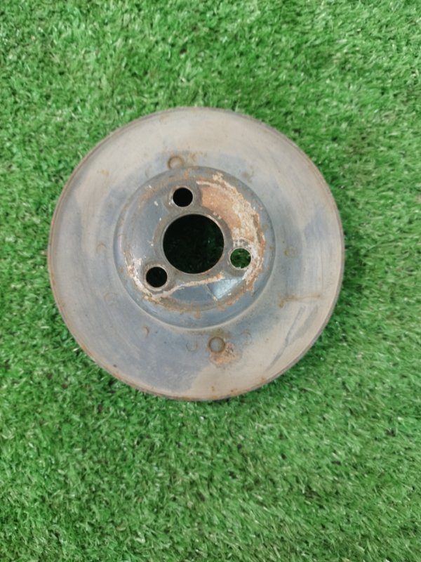 Шкив водяного насоса. лада 21102 2002