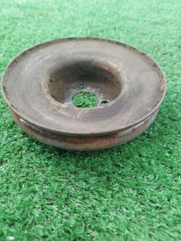 Шкив водяного насоса. лада 21102 2002