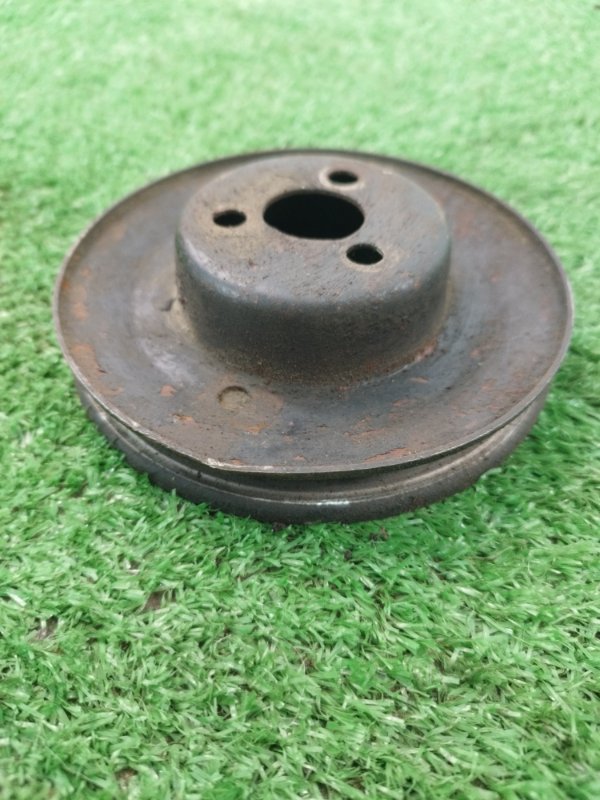 Шкив водяного насоса. лада 21102 2002