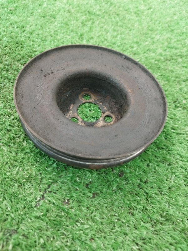 Шкив водяного насоса. лада 21102 2002