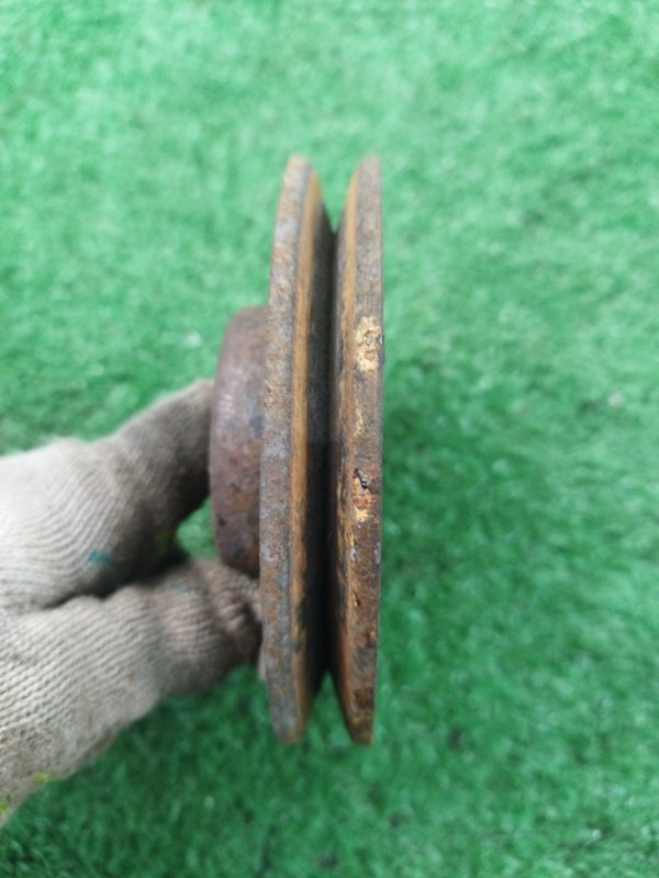 Шкив водяного насоса. лада 21102 2002