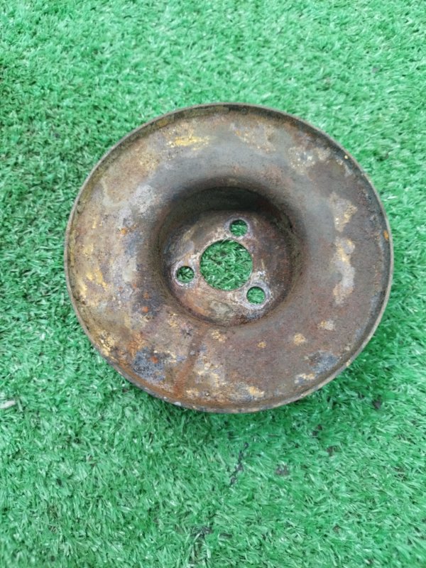 Шкив водяного насоса. лада 21102 2002