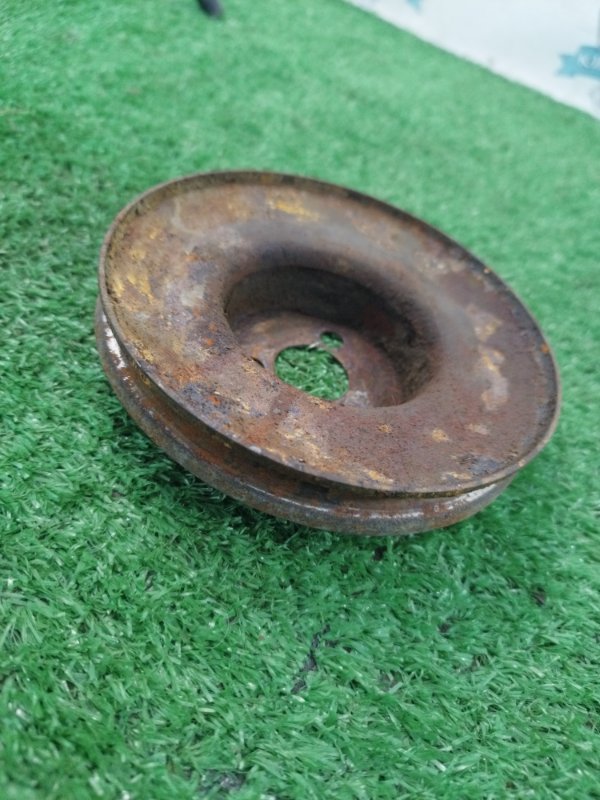 Шкив водяного насоса. лада 21102 2002