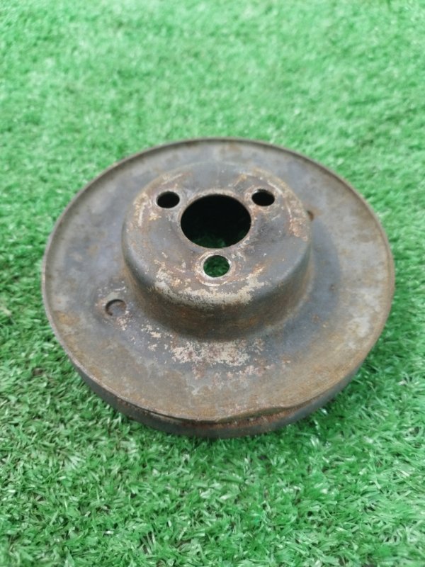 Шкив водяного насоса. лада 21102 2002