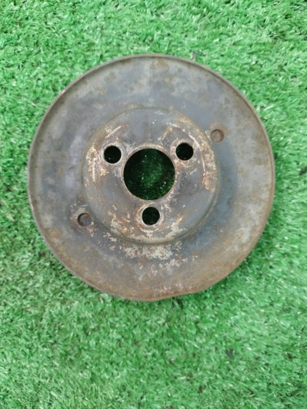 Шкив водяного насоса. лада 21102 2002