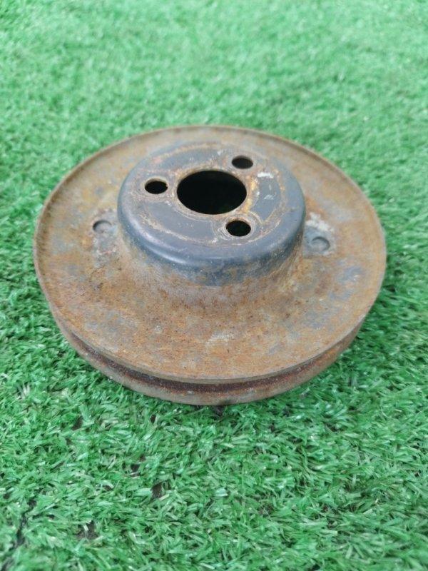 Шкив водяного насоса. лада 21102 2002