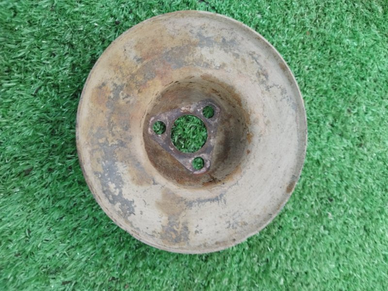 Шкив водяного насоса. лада 21102 2002