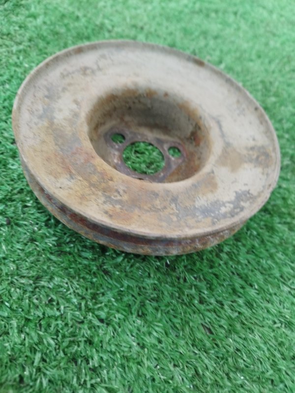 Шкив водяного насоса. лада 21102 2002