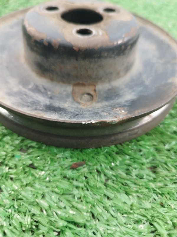 Шкив водяного насоса. лада 21053 2105