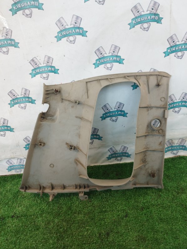 Обшивка багажника Mazda Demio