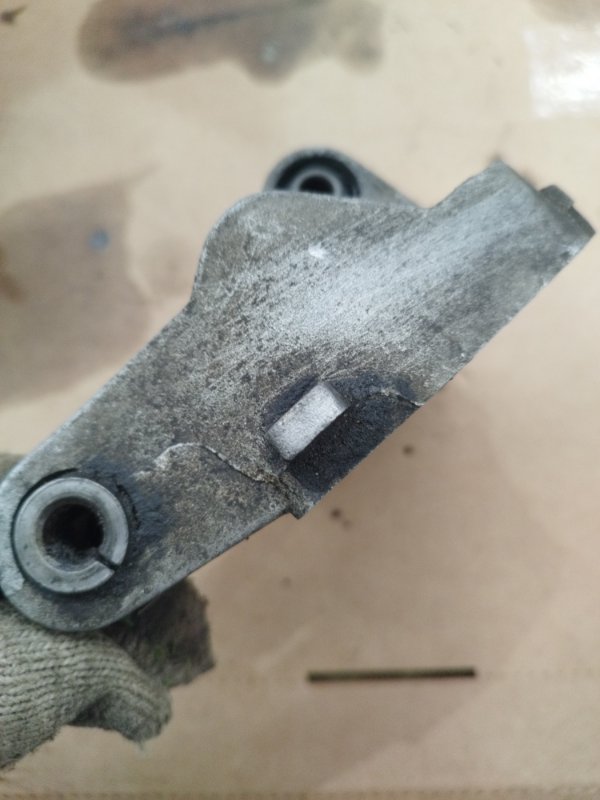 Кронштейн генератора лада 2110 1998 2110