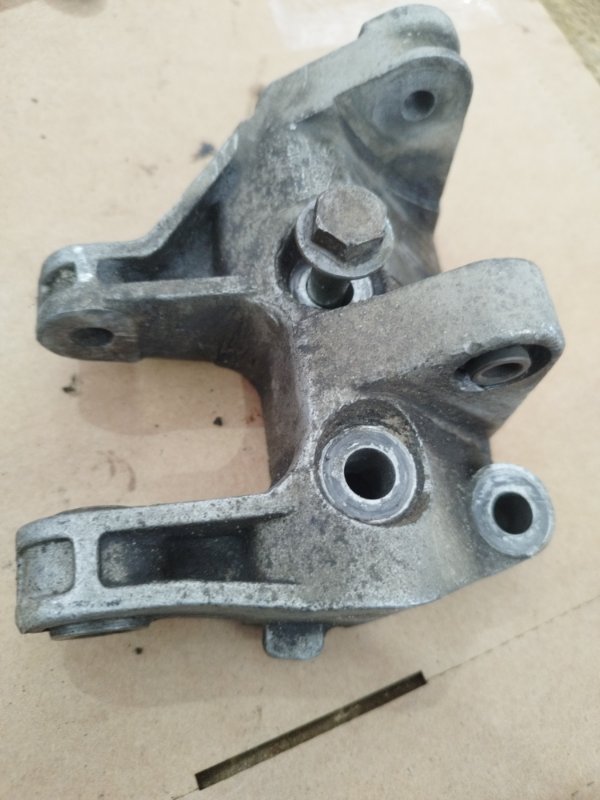 Кронштейн генератора лада 2110 1998 2110