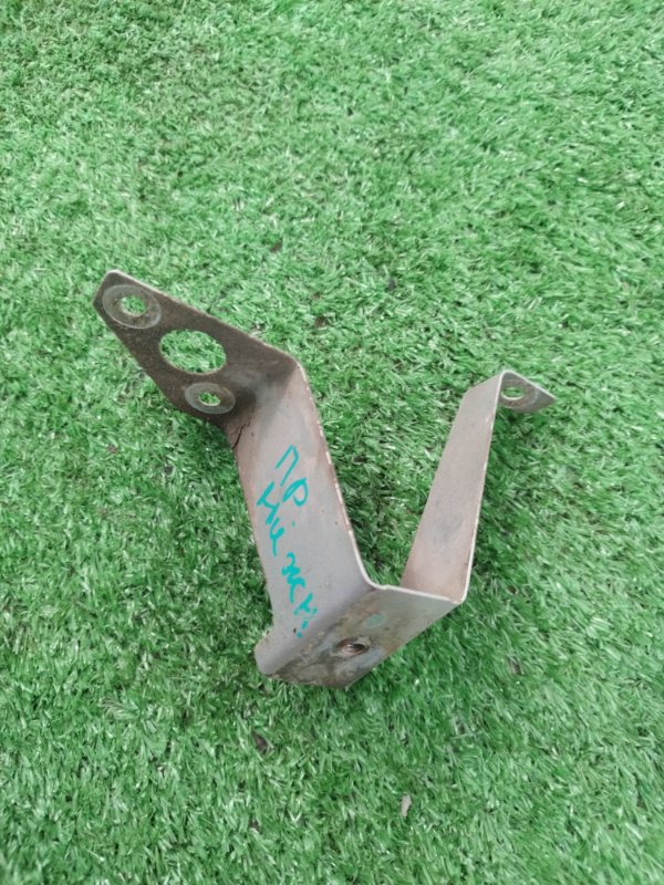 Кронштейн крыла Лада Гранта 2012 седан