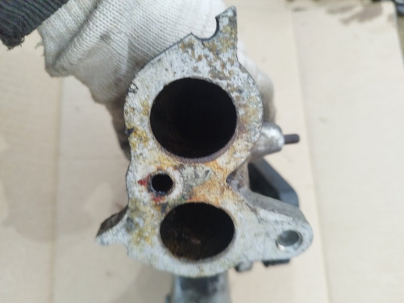 Коллектор впускной лада 21083 1996