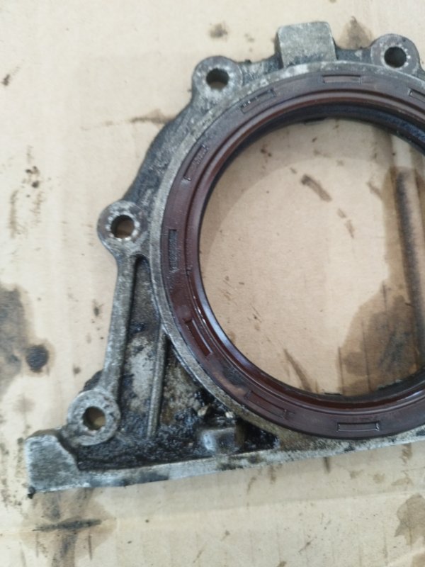 Крышка коленвала лада 21093 1994 2109