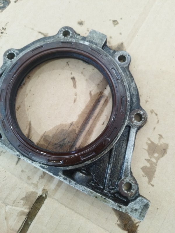 Крышка коленвала лада 21093 1994 2109