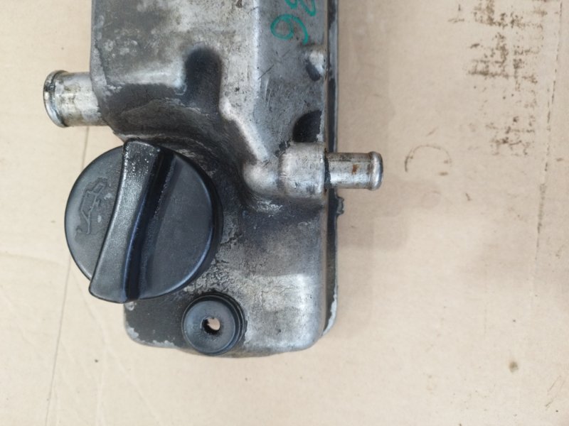 Крышка клапанная лада 21083 1996