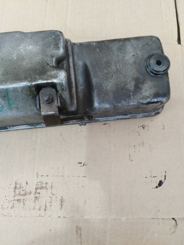 Крышка клапанная лада 21083 1996