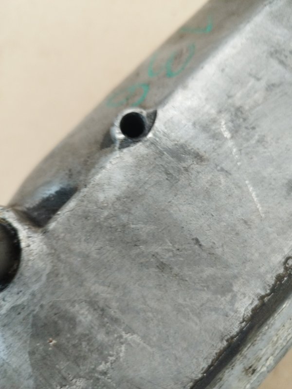 Крышка клапанная лада 21083 1996