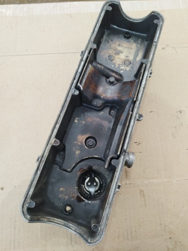 Крышка клапанная лада 21083 1996