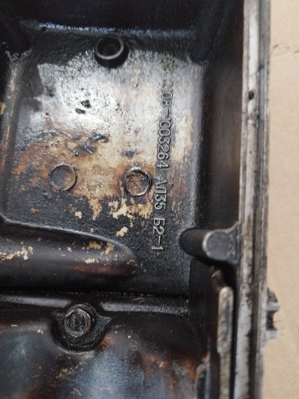 Крышка клапанная лада 21083 1996