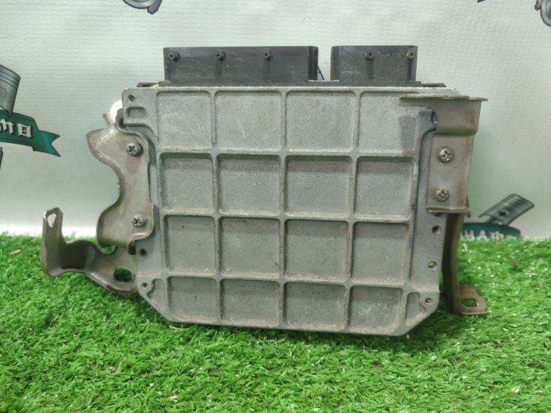 Блок управления двигателем TOYOTA Corolla