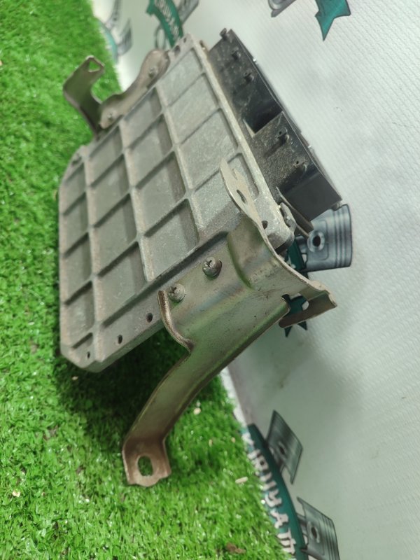 Блок управления двигателем TOYOTA Corolla