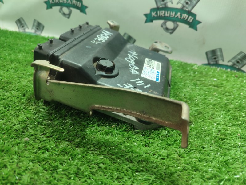 Блок управления двигателем TOYOTA Corolla