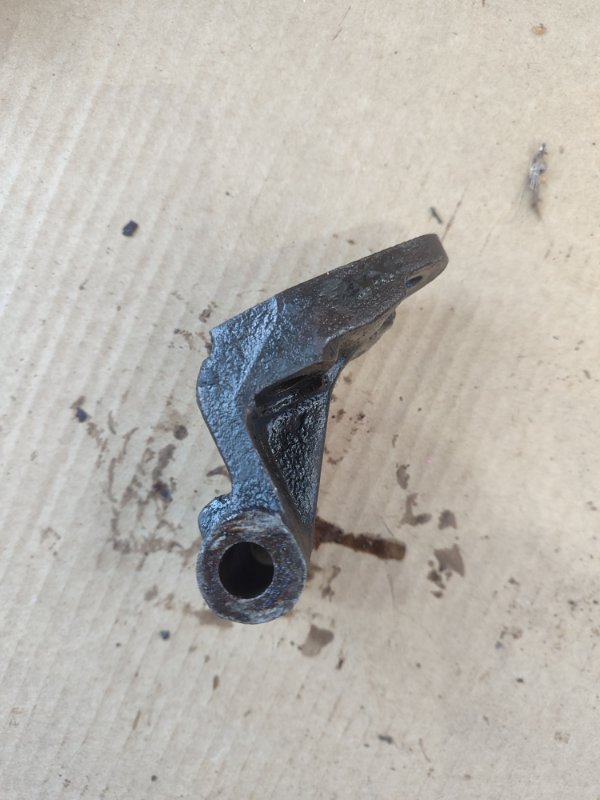 Кронштейн генератора лада 21053 2105