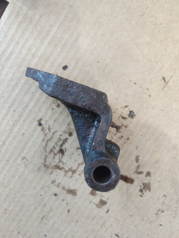 Кронштейн генератора лада 21053 2105