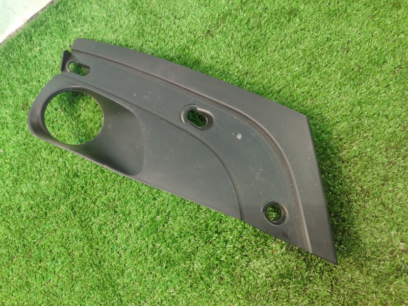 Накладка на бампер Лада Веста